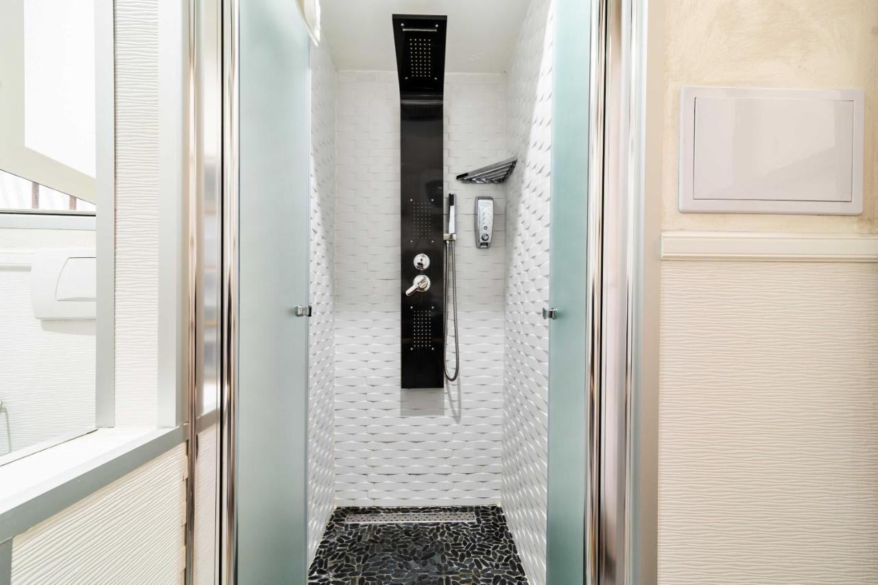 Newhouse Dei Mille Apartment Bari Bagian luar foto