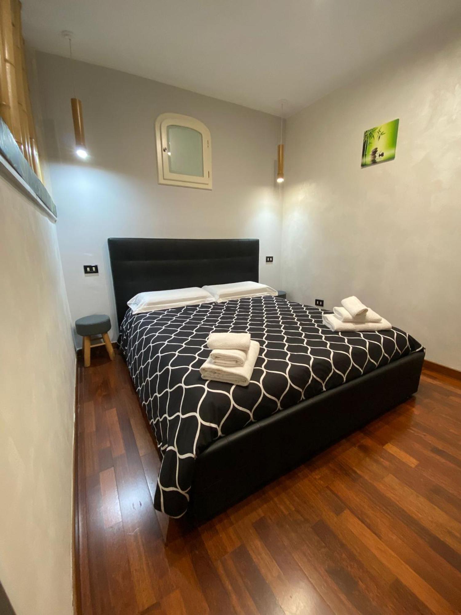 Newhouse Dei Mille Apartment Bari Bagian luar foto
